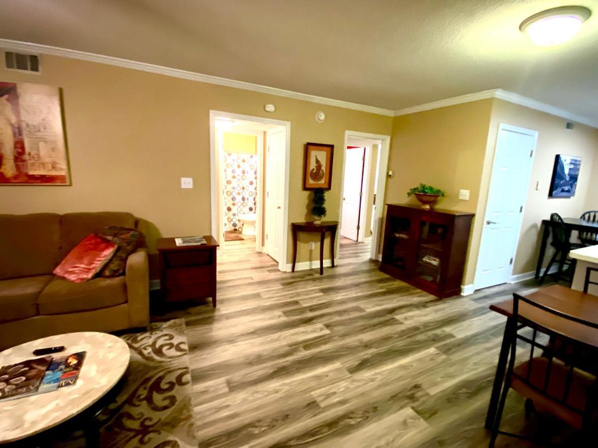Trendy 2Bed 2 Bath Villa In The Village With King Bed Raleigh Dış mekan fotoğraf