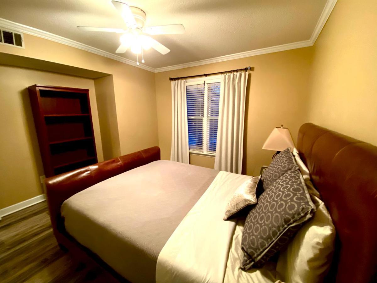 Trendy 2Bed 2 Bath Villa In The Village With King Bed Raleigh Dış mekan fotoğraf